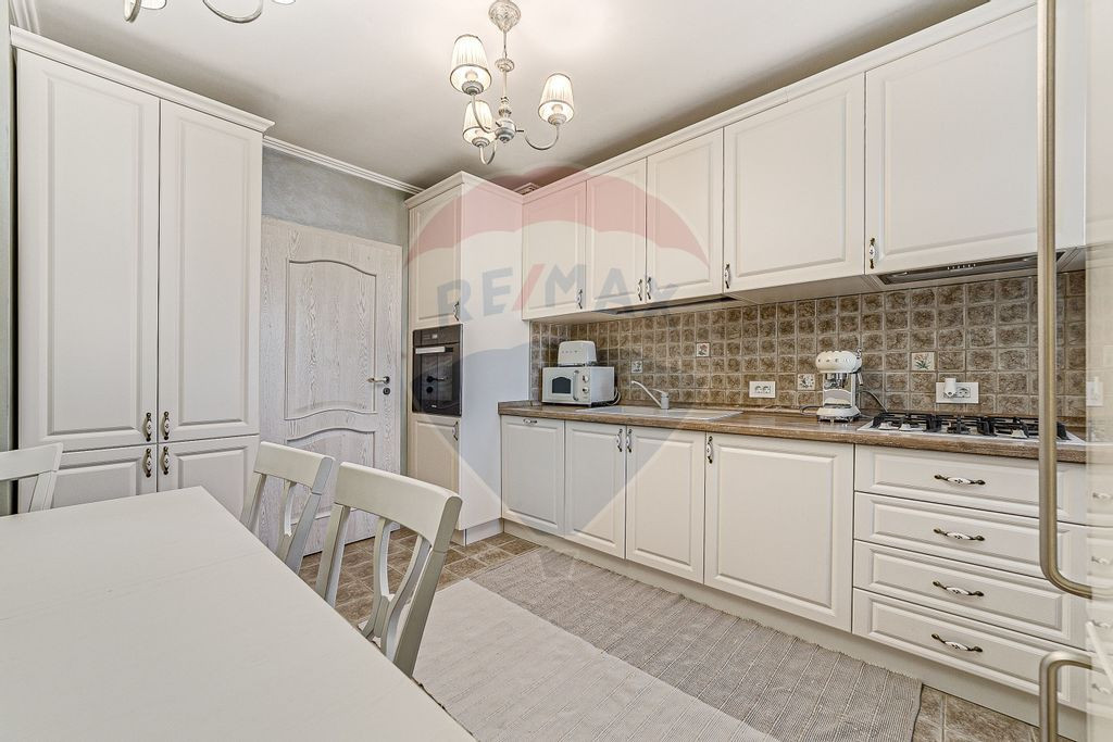 Apartament cu 4 camere premium de vanzare în zona Aurel ...