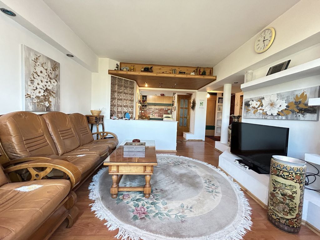 Apartament 3 camere Tomis Nord - 2 gr sanitare - centrala...