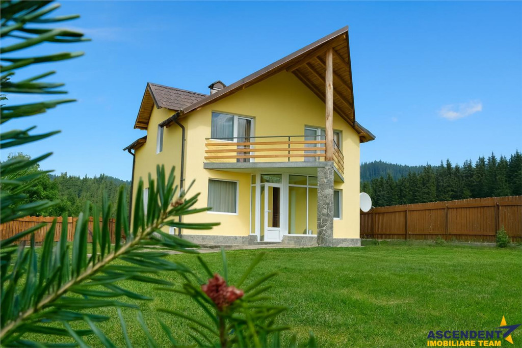 Casa primitoare, pe 700mp teren, decor pitoresc, Sacele, Bra