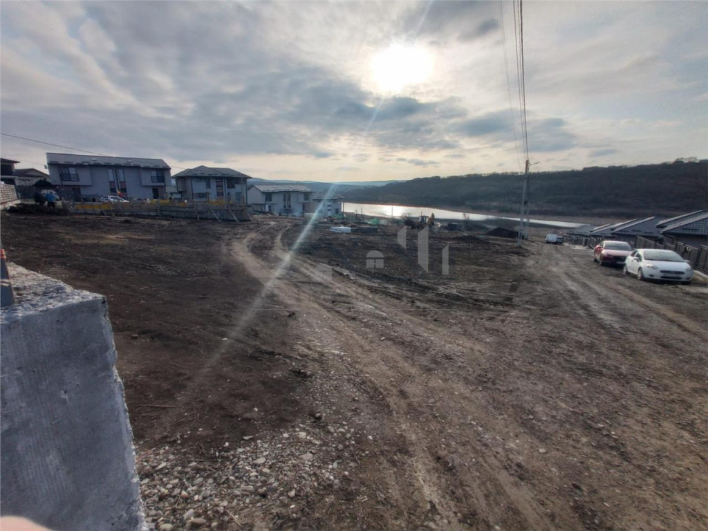 Teren Valea Adanca 5 Drumuri - Ezareni - Lac