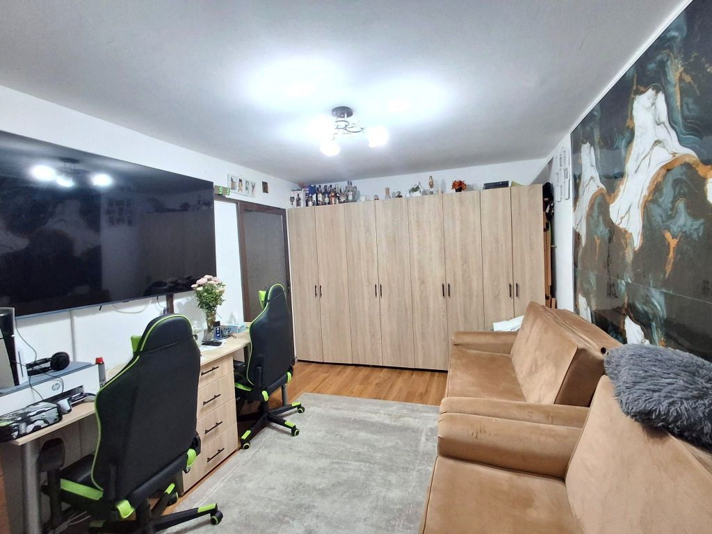 DE VANZARE Apartament 2 Camere Teiul Doamnei