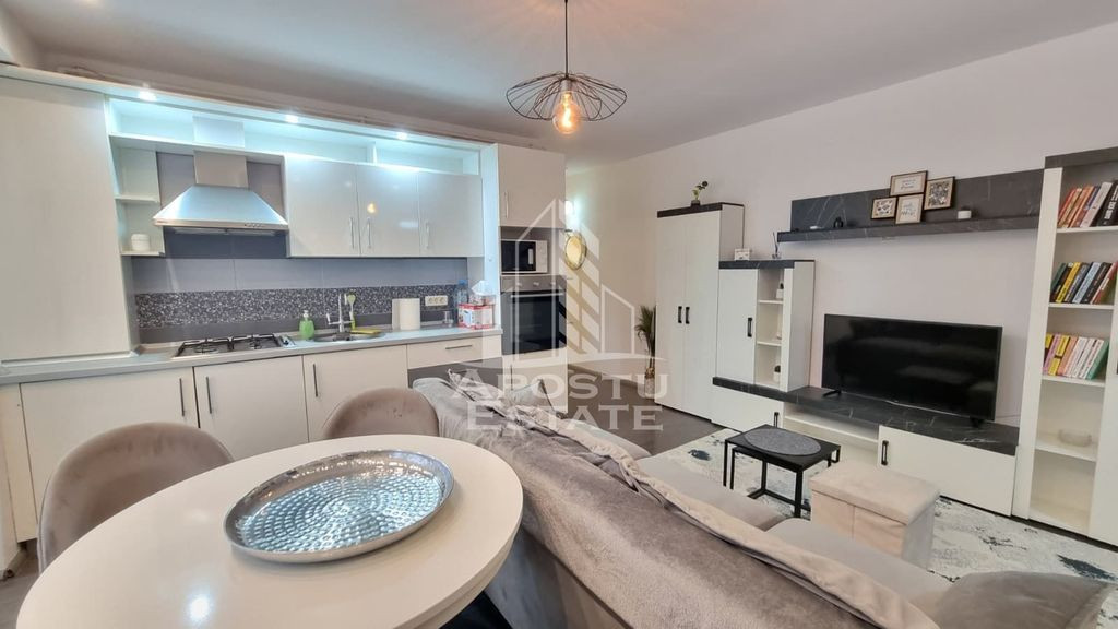 Apartament cu 3 camere, centrala proprie, zona Calea Arad...