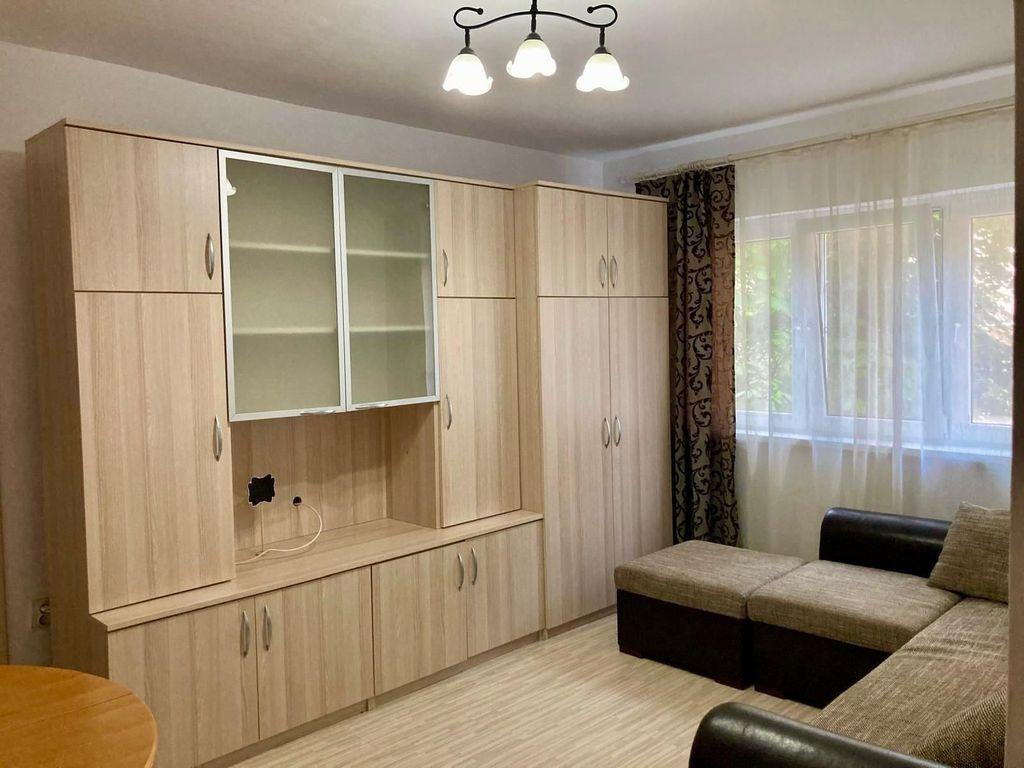 Apartament 2 camere, tip X mare, et 2, Rogerius. 75 900 E...