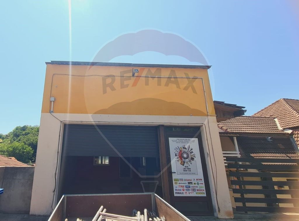 Garaj + Birou Comercial de Închiriat