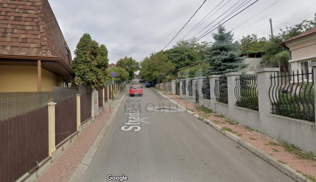 Manta Rosie TEREN 700mp CASA BATRANEASCA 65mp la 200m de bld