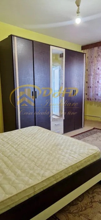 Apartament 2 camere decomandat in Podul de Fier