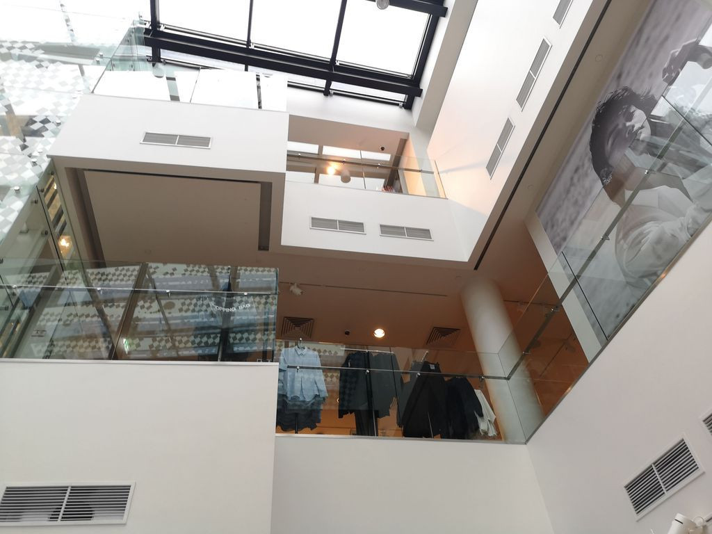 Centrul Vechi 1650 mp, terasa 19 ml, vitrina vizibilitate...