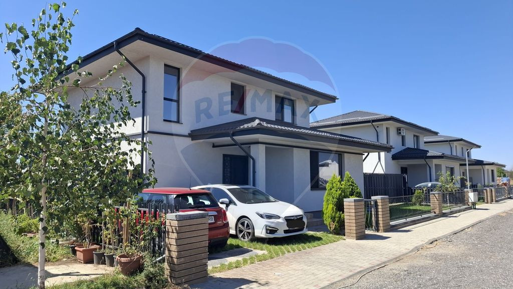 Vanzare Casa 4 camere, stil mediteranean,Domnesti