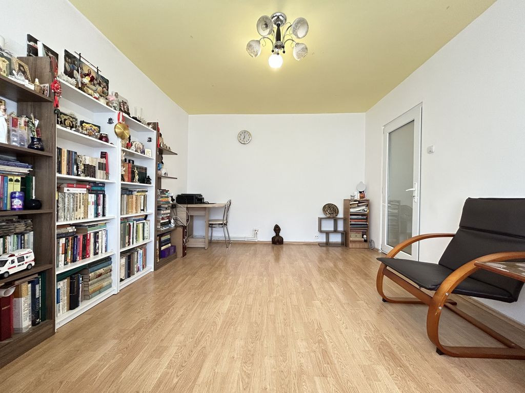 Apartament 4 camere 70 mp 2 bai centrala termica - Inel 2...