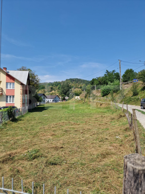 Teren intravilan , suprafata 2100mp in zona Rebrisoara