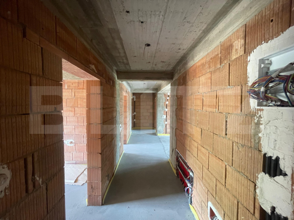 Apartament de 4 camere, in suprafata de 94 mp, zona Crasnei