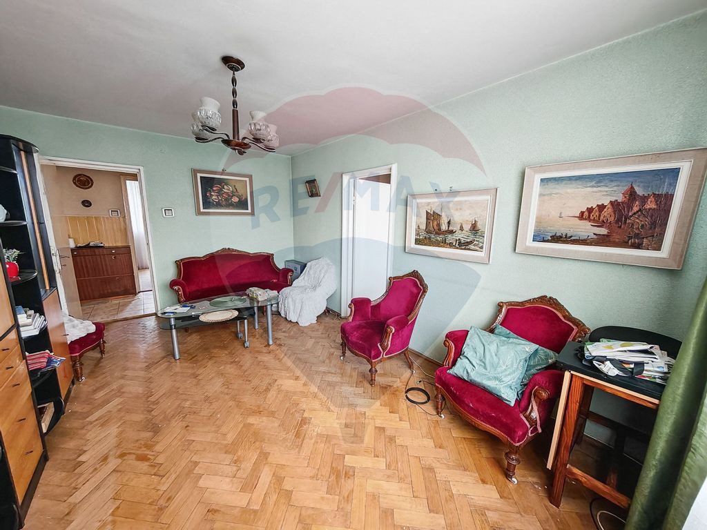 Apartament cu 4 camere de vânzare în zona Bd. Cosbuc