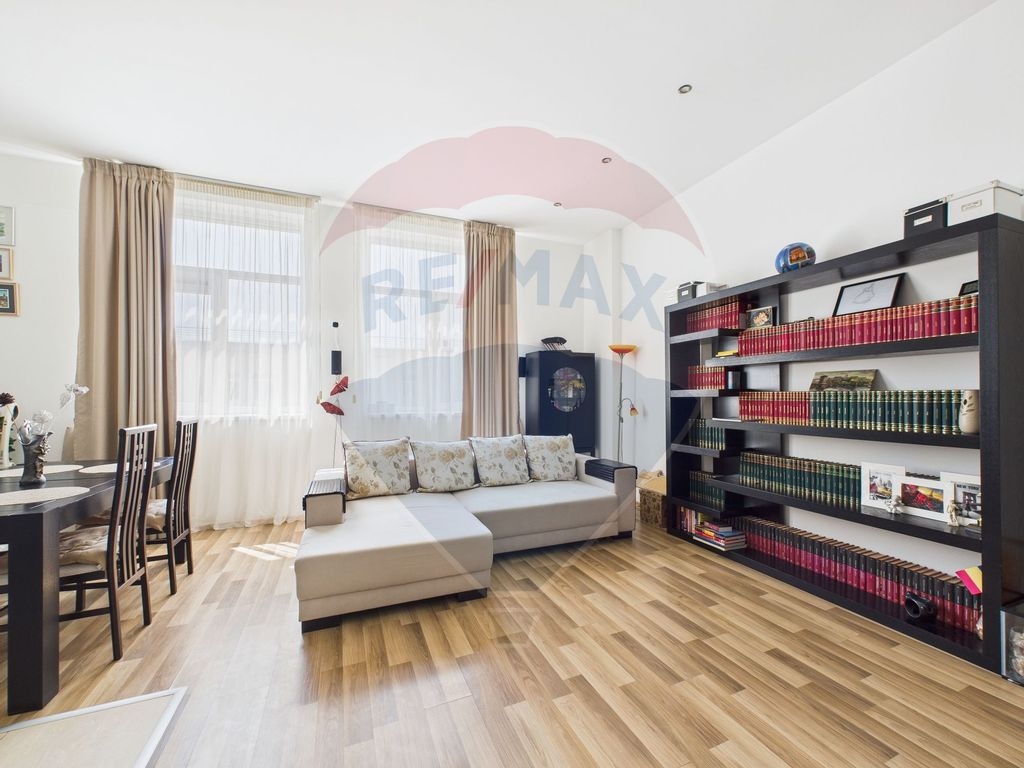 Apartament decomandat cu 3 camere de vanzare Rin Grand Re...