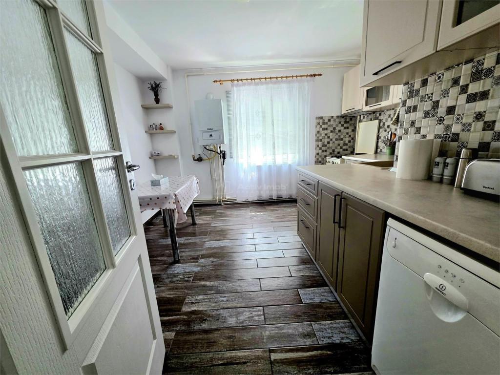 4 camere, decomandat, 100 mp, etaj 2, Dorobanti II