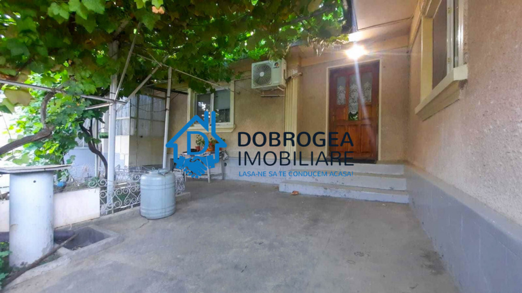 ZONA PACII- CASA 3 CAMERE ,TEREN 173 MP ,CENTRALA GAZ, MOBI