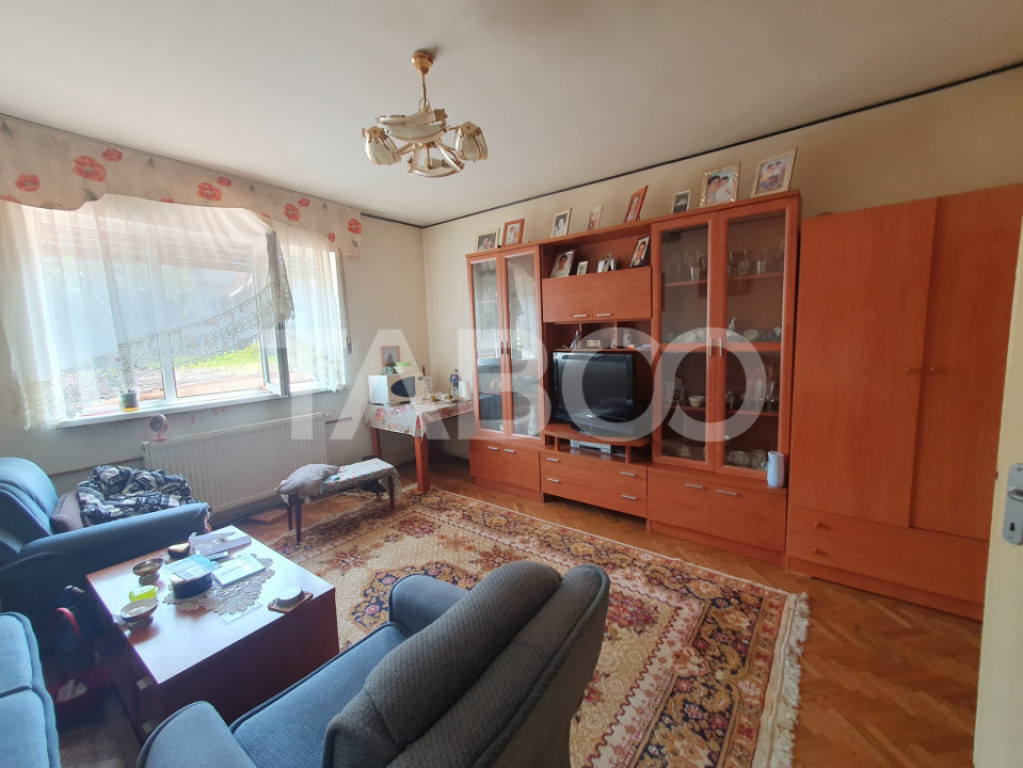 Casa mobilata utilata de vanzare 3 camere 130 mpu cartierul