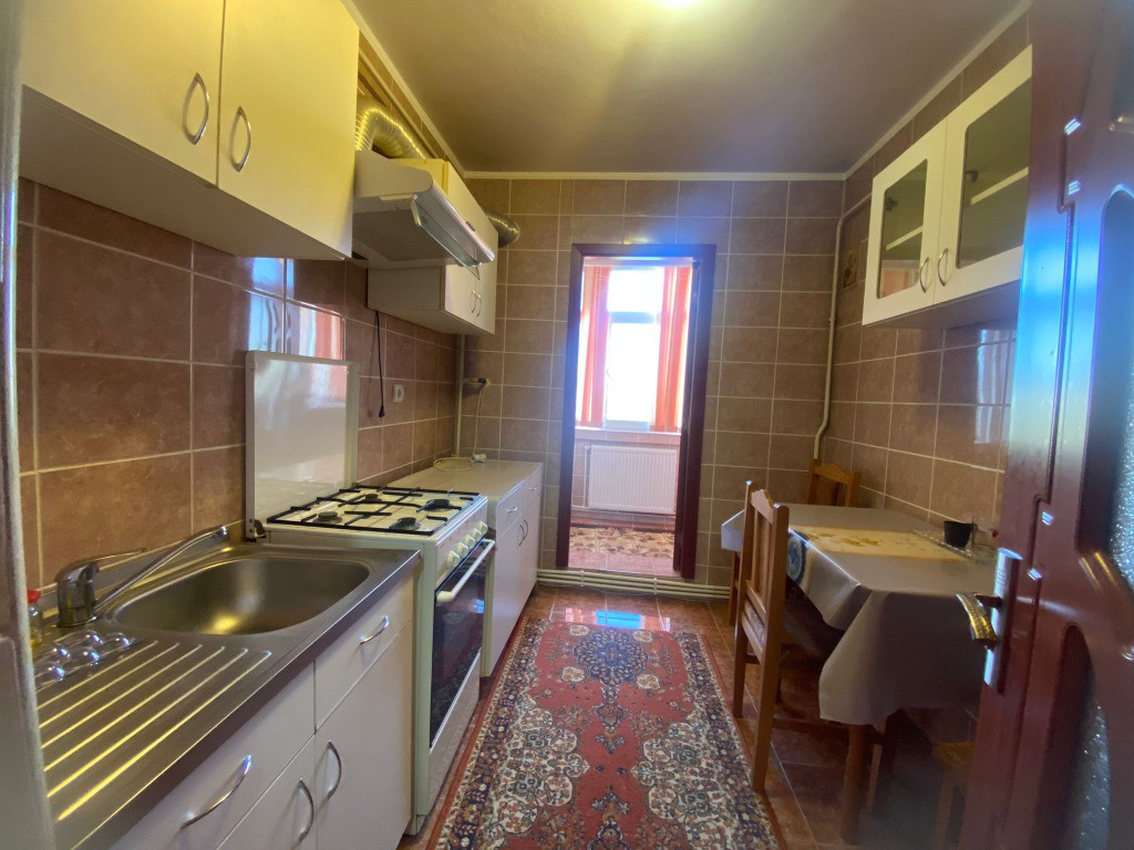 Apartament 2 cam decomandat, centrală termică, mobilat și utilat