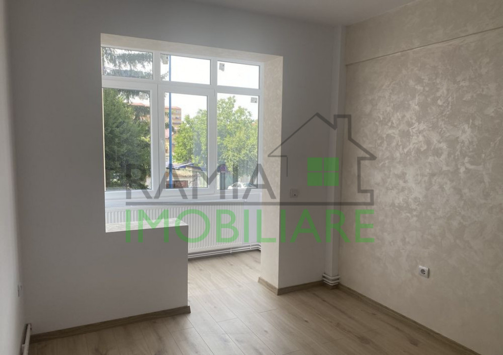 Apartament 4 camere decomandat, complet renovat, 2 băi, Tra