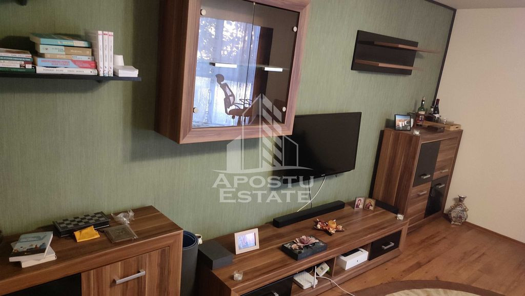 Apartamentul cu 2 camere, decomandat,etajul 2, zona Soarelui