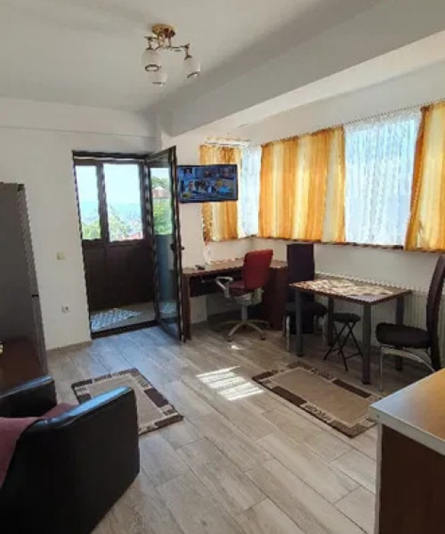 Apartament 2 camere decomandat,Copou, etajul 2