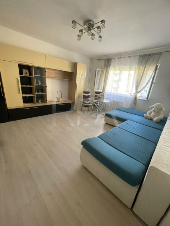 3 camere 7/8, anvelopat, Bdul Uverturii-Teatrul Masca.