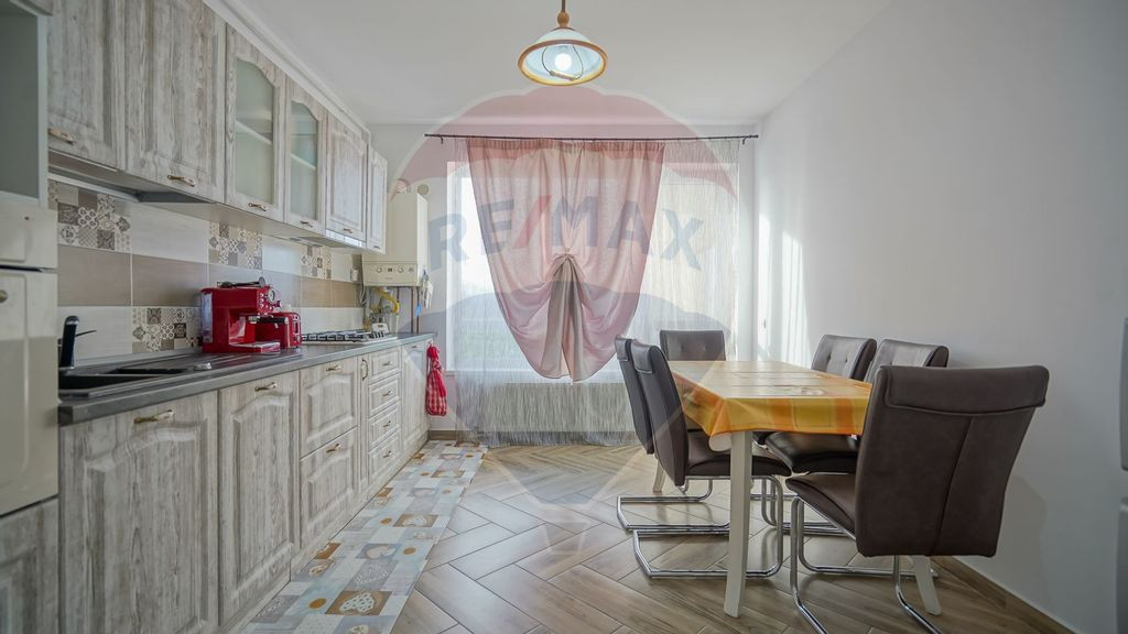 Apartament cu 3 camere de închiriat I Cristian