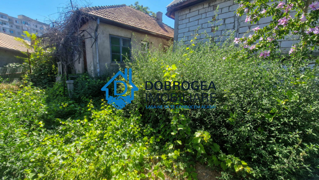 ZONA CENTRALA- CASA BATRANEASCA, TEREN 490 MP, DESCHIDERE 2