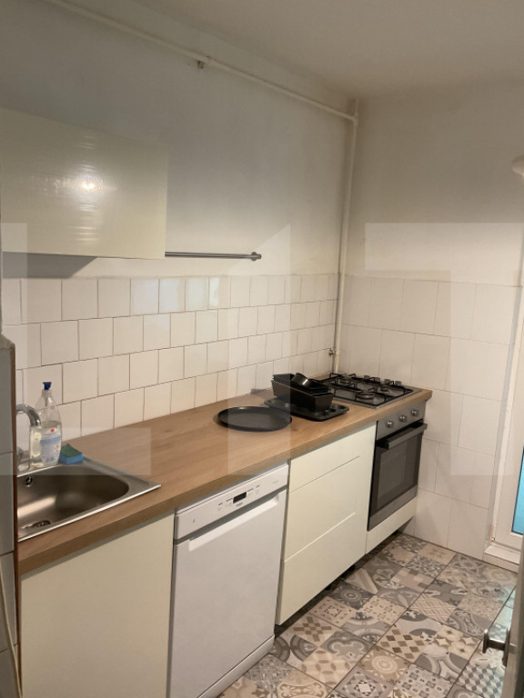 Apartament 2 camere: 69 mp construiți, Parter, Zona 300, Mi