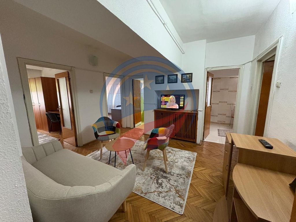 Apartament cu 4 camere de inchiriat/Ultracentral/Craiova