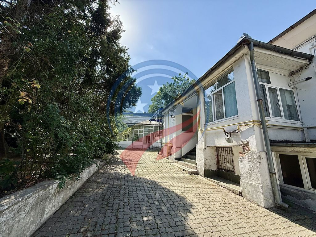 Teren 550mp/cladire birouri/ ultracentral/ Craiova/ de va...