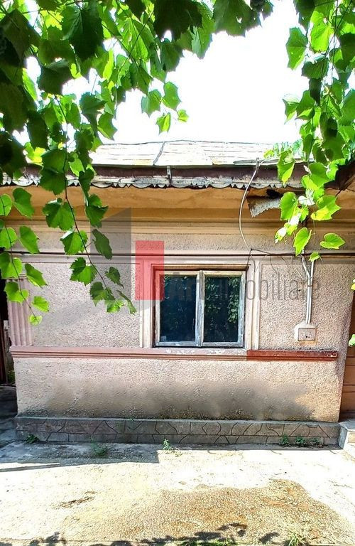 Teren 1024 mp+ casă din cărămidă în suprafață de 1...