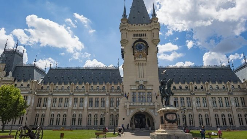 Apartament 2 camere in Podu Ros zona Restaurant Odeon