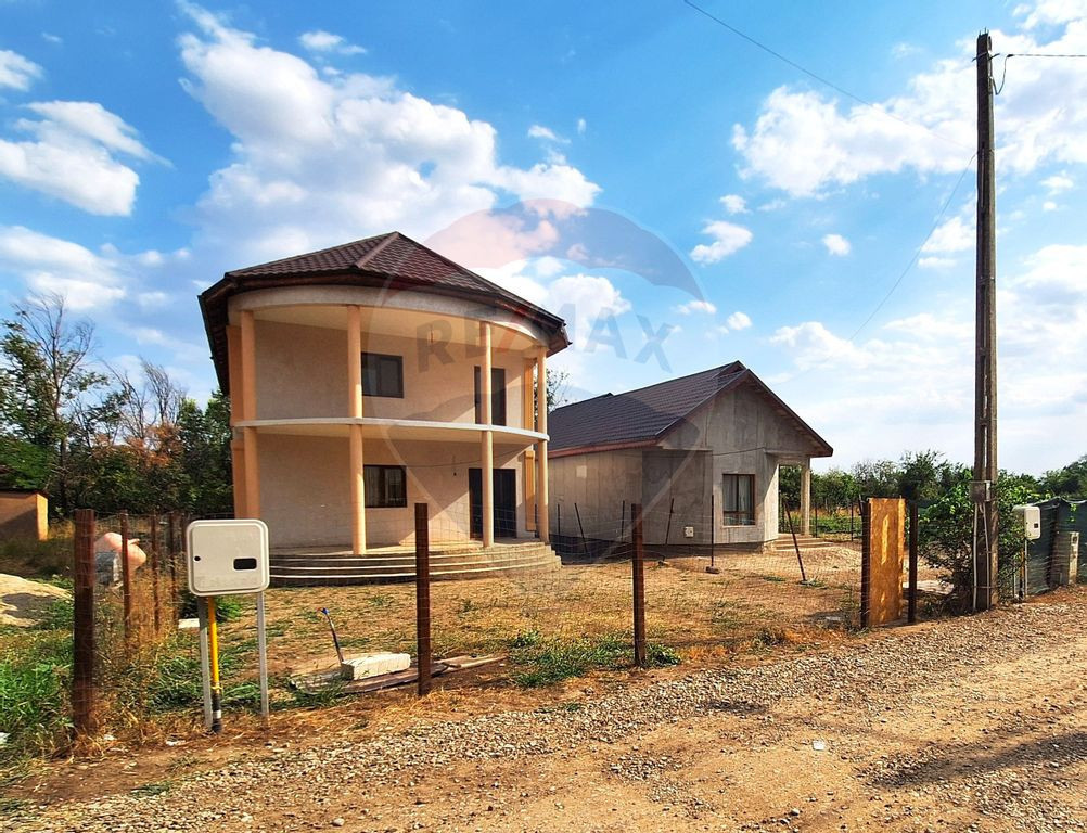 Casă / Vilă de vânzare la gri - Bajani jud.Buzau