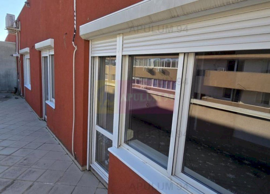 Apartament 3 camere cu terasa de 29 mp Prelungirea Ghence...