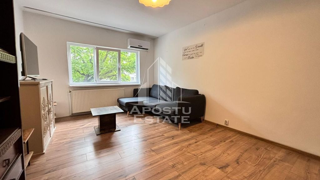 Apartament 2 camere zona Soarelui, centrala proprie, etaj...