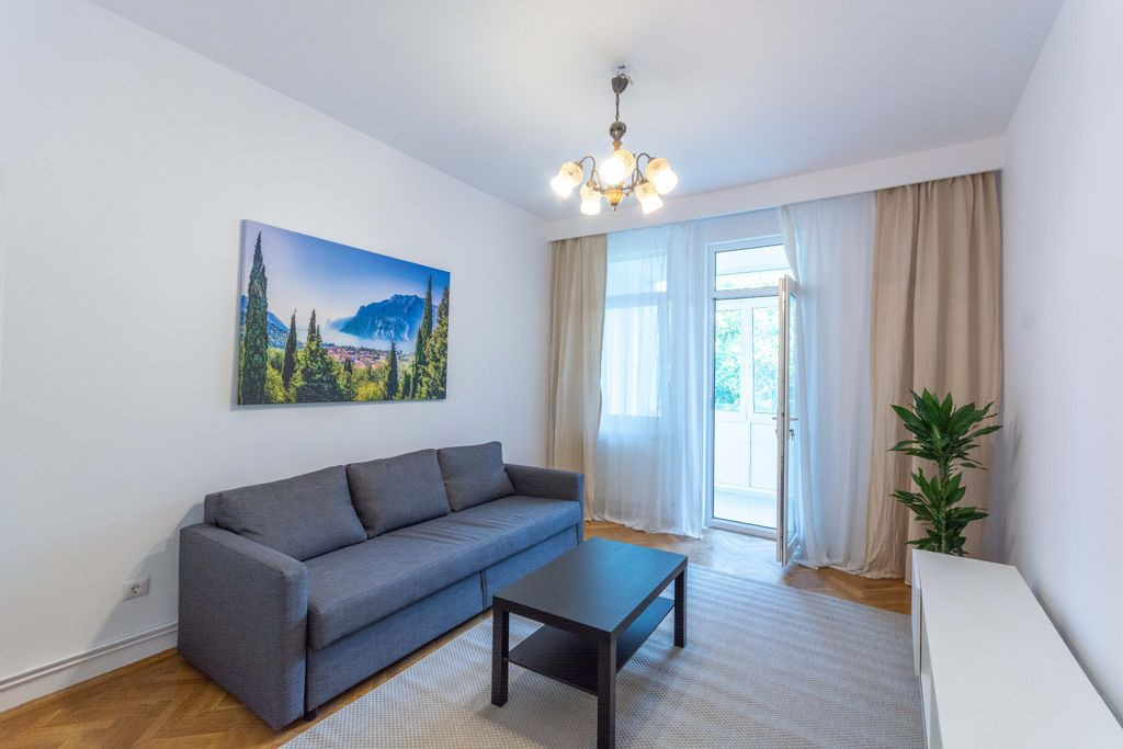 Oltenitei, metrou Brancoveanu, parc Tineretului, loc de p...