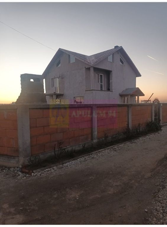 VARASTI / GR - CASA P+1+M (4 CAM) DE VANZARE