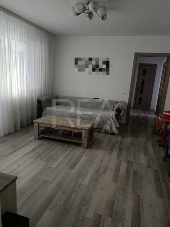 Apartament 3 camere, etaj 2/9, bloc anvelopat/ Piata Veteran