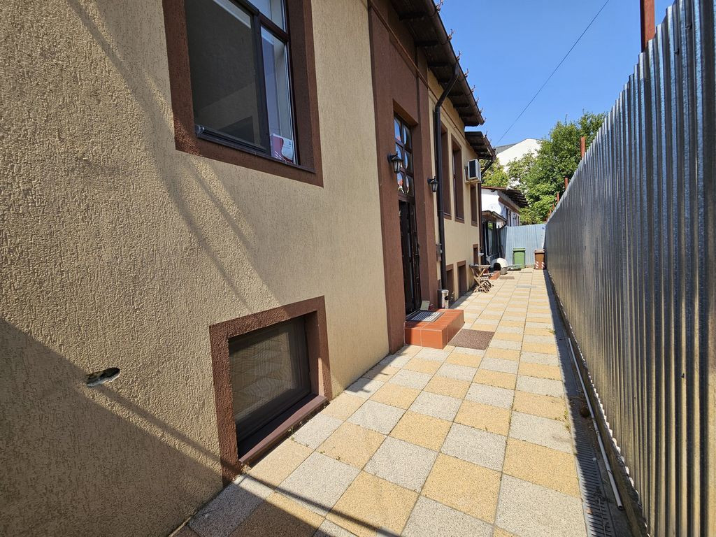 Casa - 103mp utili -curte proprie -Cantemir, Tineretului ...