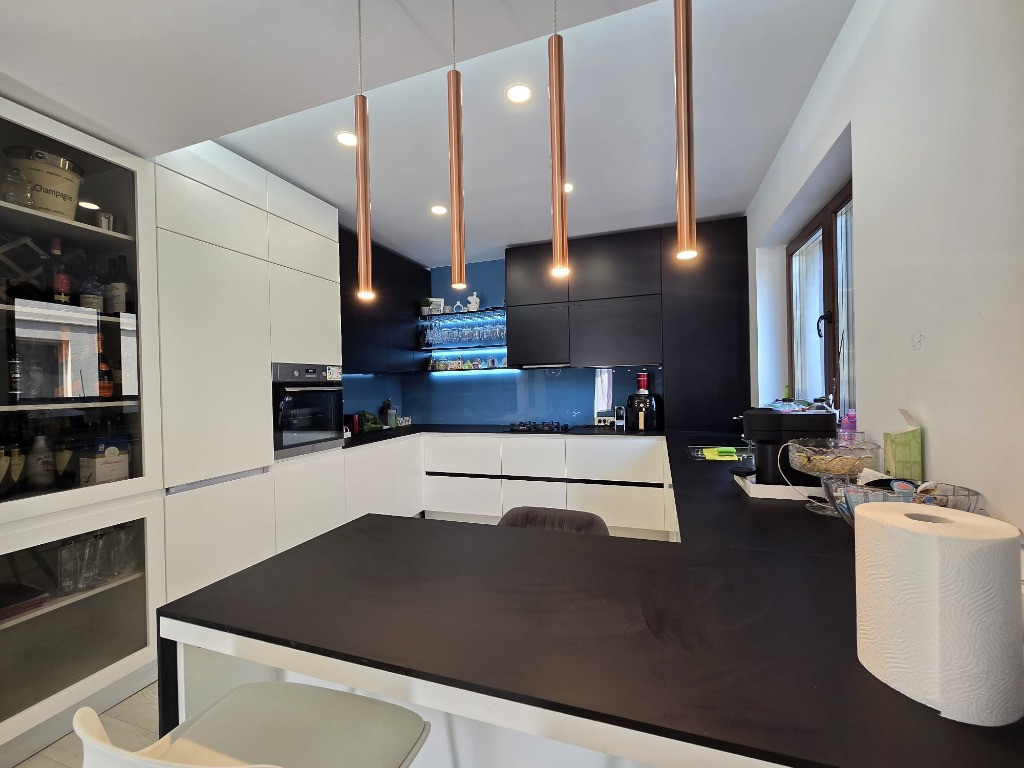 Duplex P+E+M ,suprafata teren 350mp,amprenta 102mp,construita 306mp