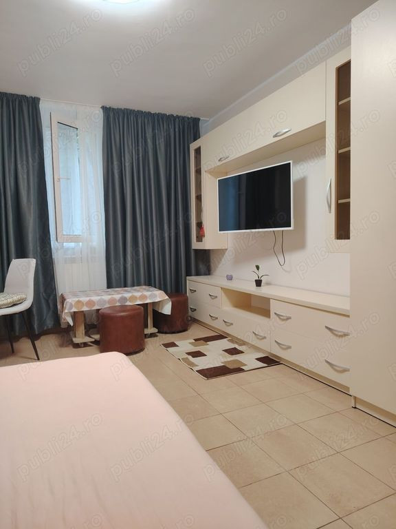 Garsonieră de închiriat,Tiglina 1