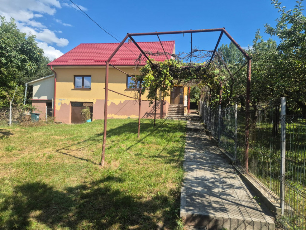 Casa individuala, de inchiriat, sat Romanesti