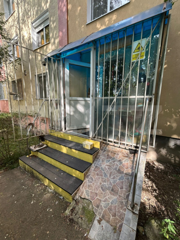 Apartament 3 camere cu acces stradal, potrivit ptr birouri,