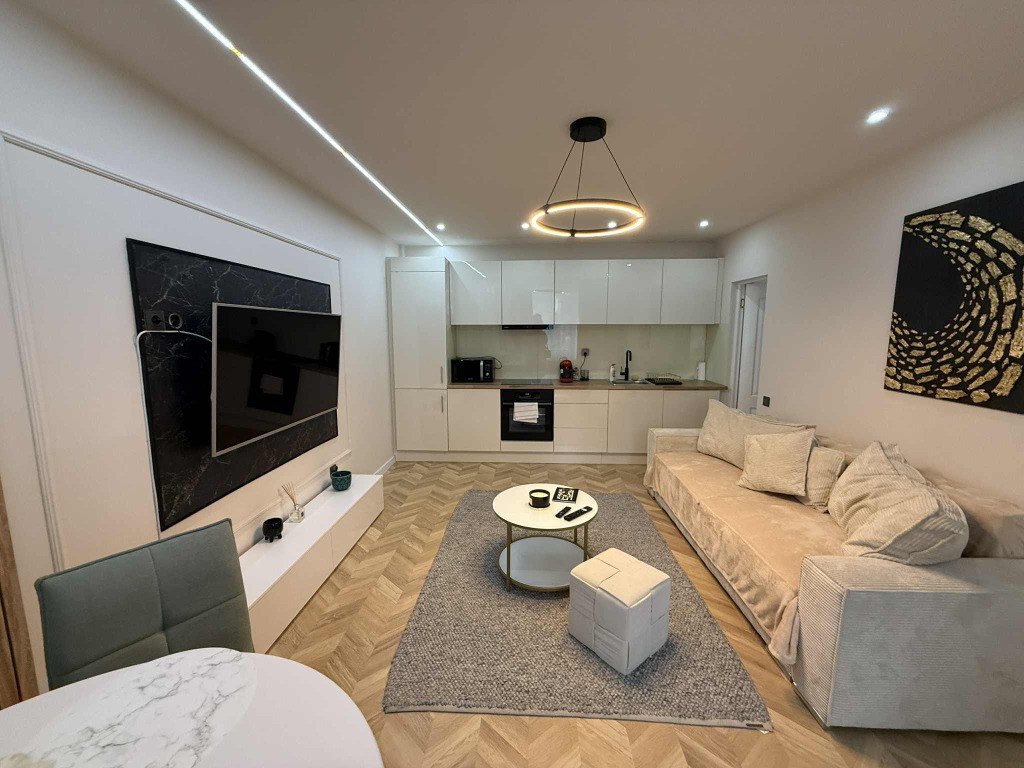 Apartament 2 camere ultrafinisat-str Horea-Central