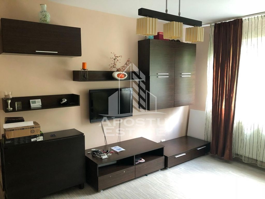 Apartament cu 3 camere, 54mp, zona Dacia