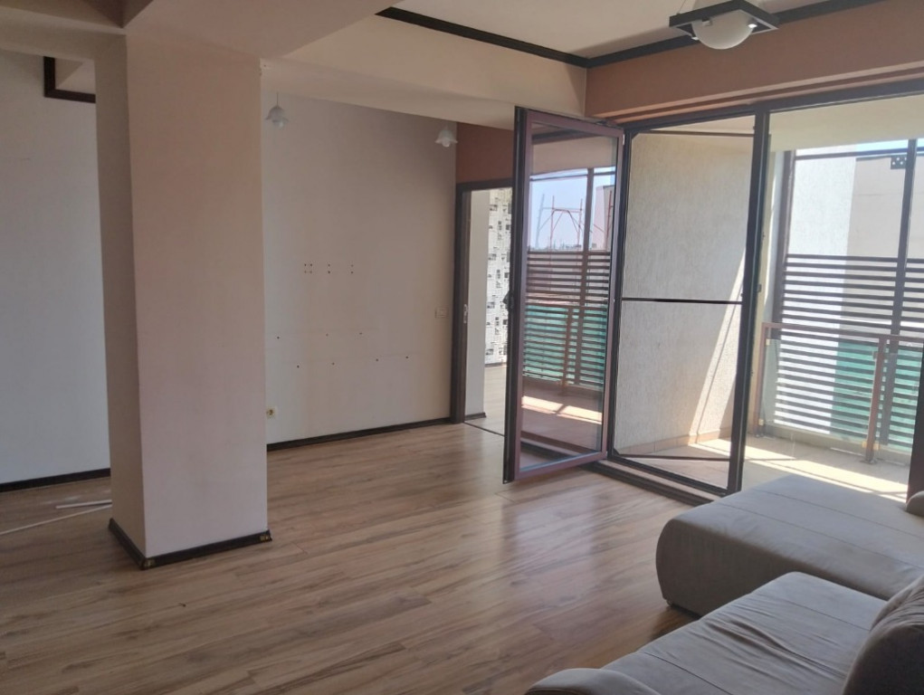 Apartament 3 camere Zona Herastrau