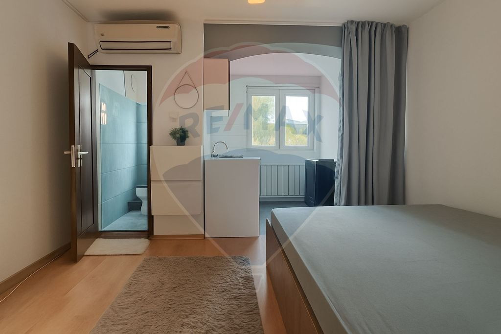 Garsonieră 15 mp utili + boxa 15 mp • mobilat • bloc...