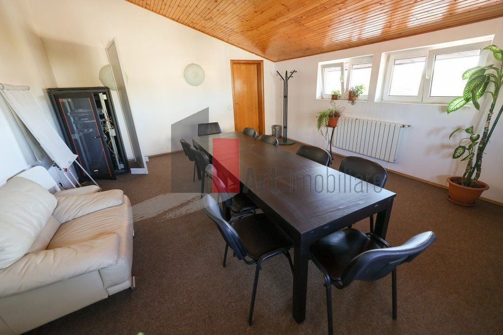 VILA IN DOMENII LOCATIE EXCELENTA