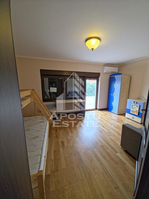 Duplex 400 mp utili, 4 parcari, pretabil birouri si locui...