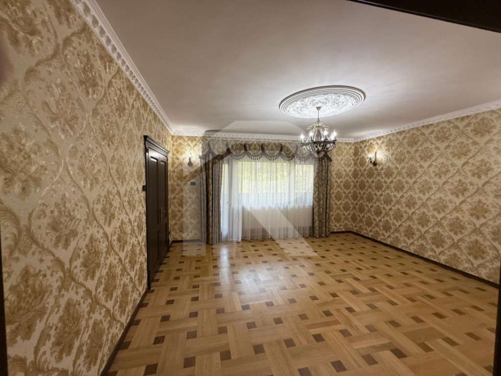 4 camere cu finisaje de lux în vila exclusivistă din carti